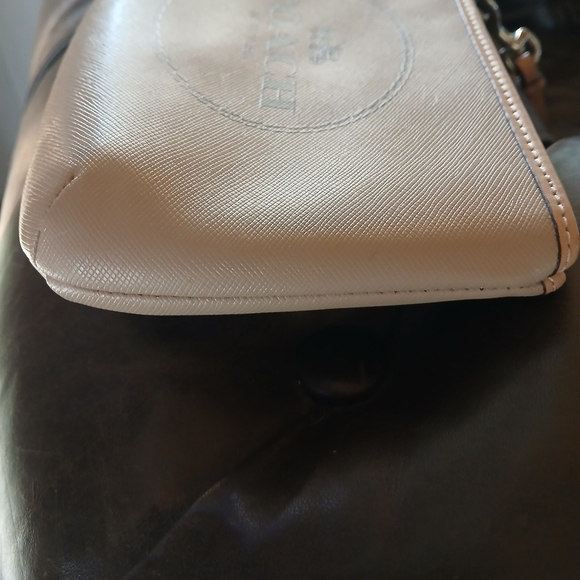 NWT COACH HORSE AND CARRIAGE MEDIUM WRISTLET